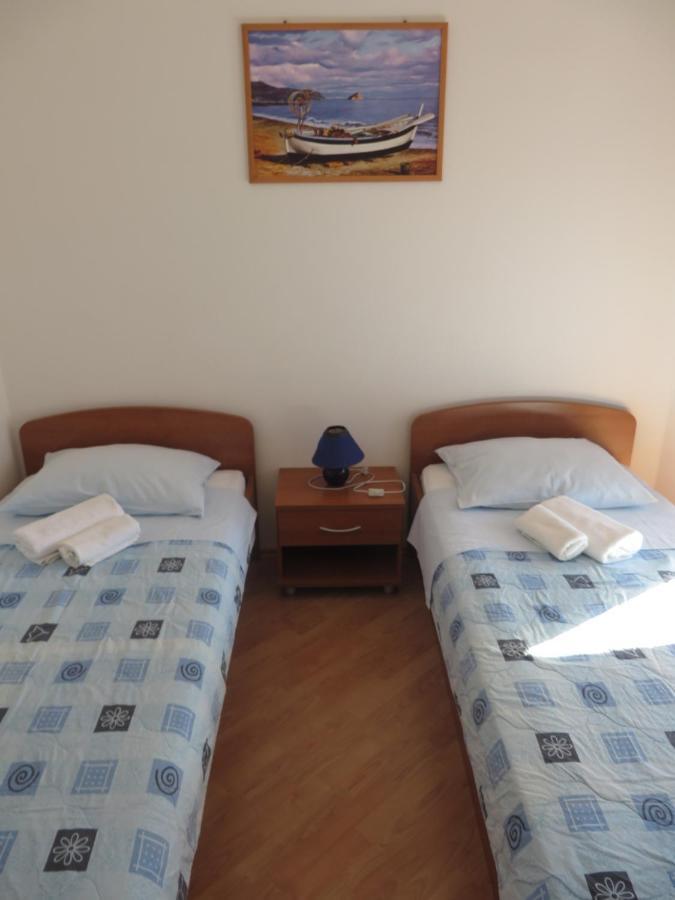 Gardenia Apartments Pakoštane Dış mekan fotoğraf